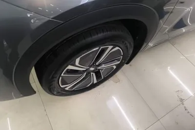Geely Galaxy Galaxy Xingjian 7 EM-i 2025, 29400 км, за 14935 USD - фото 8