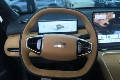 Geely Galaxy Galaxy Xingjian 7 EM-i 2025, 29400 км, за 14935 USD - фото 16