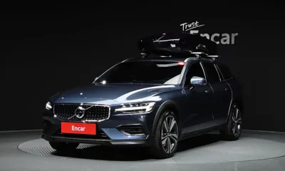 Volvo V60 · 2021 год
