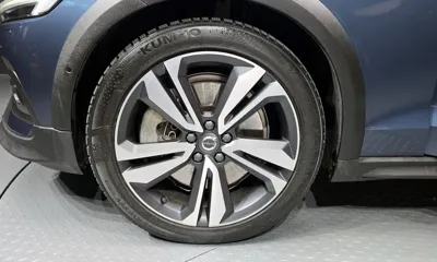 Volvo V60 2021, 28002 км, за 24380.57 USD