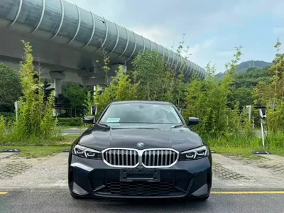 BMW 3 Series 2024, 27000 км, за 33666.21 USD