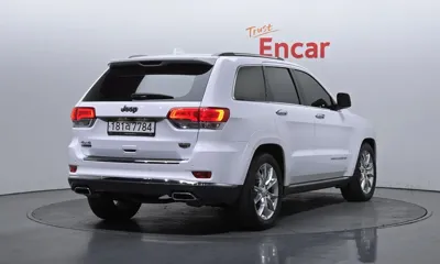 Jeep Cherokee 2014, 92385 км, за 8940.39 USD