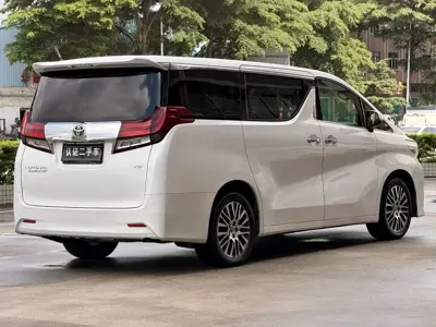 Toyota Alphard 2017, 230000 км, за 49734.17 USD