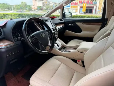 Toyota Alphard 2017, 230000 км, за 49734.17 USD