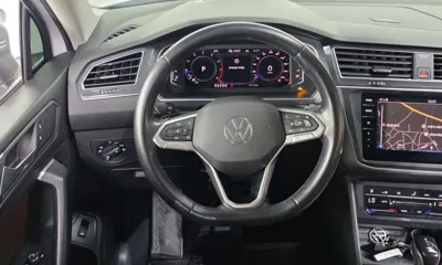 Volkswagen Tiguan 2022, 81115 км, за 16807.83 USD - фото 13