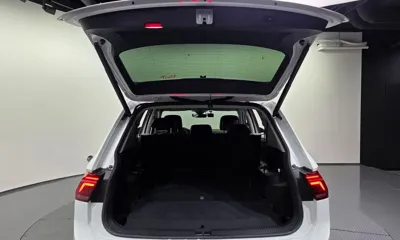 Volkswagen Tiguan 2022, 81115 км, за 16807.83 USD - фото 20