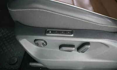 Volkswagen Tiguan 2022, 81115 км, за 16807.83 USD - фото 32