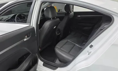 Hyundai Avante 2020, 55073 км, за 7811.47 USD - фото 11