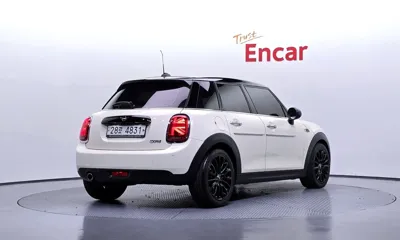MINI Cooper 2019, 49699 км, за 10093.11 USD