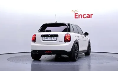 MINI Cooper 2019, 49699 км, за 10093.11 USD
