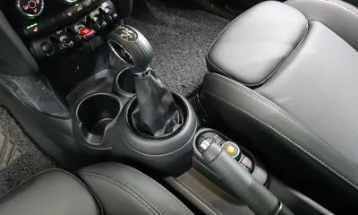 MINI Cooper 2019, 49699 км, за 10093.11 USD - фото 9