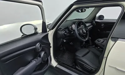 MINI Cooper 2019, 49699 км, за 10093.11 USD - фото 10