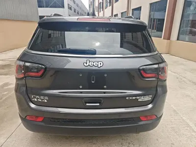 Jeep Compass 2018, 71000 км, за 5282.62 USD