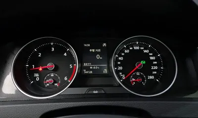 Volkswagen Golf 2016, 144128 км, за 8855.19 USD - фото 8