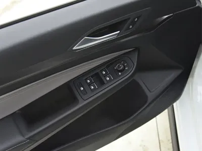Volkswagen Golf 2024, 7000 км, за 18544.24 USD - фото 8