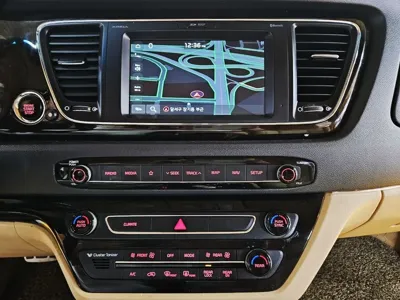 Kia Canival 2019, 68978 км, за 12573.3 USD - фото 11