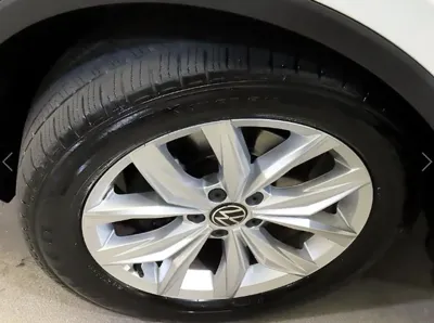 Volkswagen Tiguan 2020, 156529 км, за 11051.16 USD - фото 20