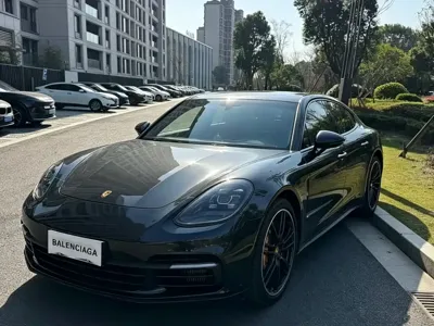 Porsche Panamera · 2018 год