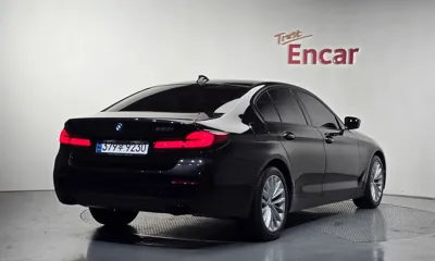 BMW 5-Series 2023, 56074 км, за 21423.45 USD