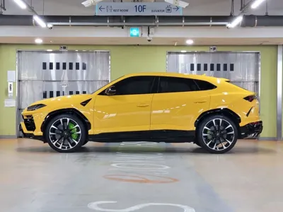 Lamborghini Urus 2022, 8300 км, за 206774.32 USD