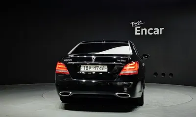 Hyundai Equus 2015, 158893 км, за 5814.34 USD