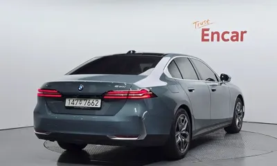 BMW 5-Series 2025, 8292 км, за 3533765.8 USD