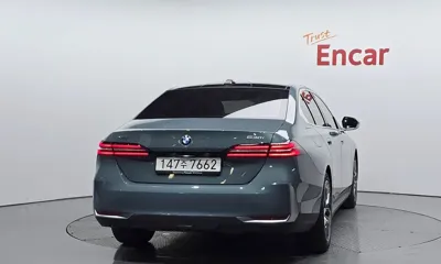 BMW 5-Series 2025, 8292 км, за 3533765.8 USD