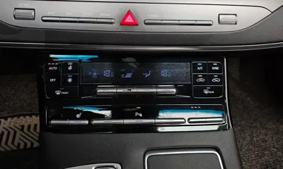 Hyundai Grandeur 2020, 118412 км, за 11851.27 USD - фото 17