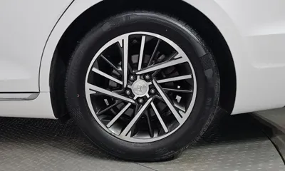 Hyundai Grandeur 2020, 118412 км, за 11851.27 USD - фото 21
