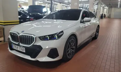BMW 5-Series 2026, 4327 км, за 41959.44 USD