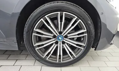 BMW 3-Series 2022, 71747 км, за 18183.01 USD - фото 21
