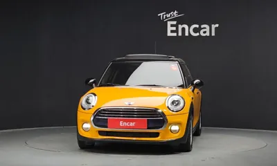 MINI Cooper 2016, 64513 км, за 5612.45 USD