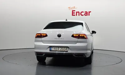 Volkswagen Passat 2022, 68798 км, за 14886.56 USD - фото 4