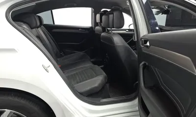 Volkswagen Passat 2022, 68798 км, за 14886.56 USD - фото 12