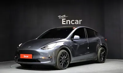 Tesla Model Y · 2022 год