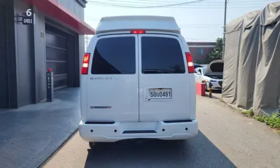Chevrolet Express Van 2017, 54854 км, за 23466.44 USD