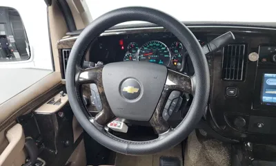 Chevrolet Express Van 2017, 54854 км, за 23303.14 USD - фото 15