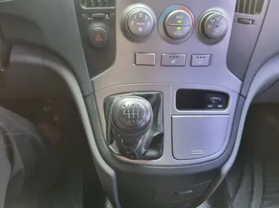 Hyundai Starex