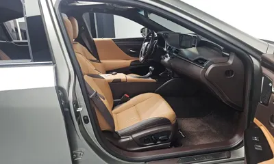 Lexus ES 2021, 48477 км, за 28357.62 USD - фото 11