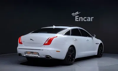 Jaguar XJ 2015, 66615 км, за 12430.94 USD