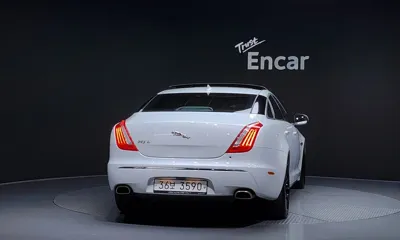 Jaguar XJ 2015, 66615 км, за 12430.94 USD