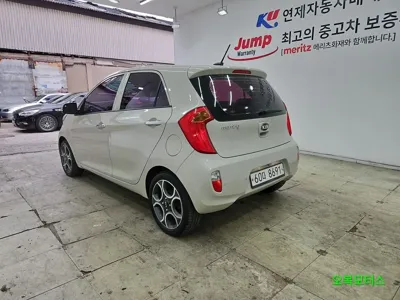 Kia Morning 2013, 62800 км, за 3778.5 USD