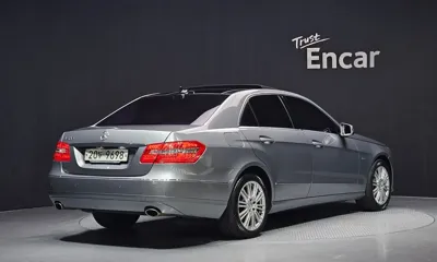 Mercedes-Benz E-Class 2012, 121855 км, за 3898.25 USD