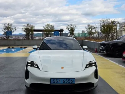 Porsche Taycan · 2024 год