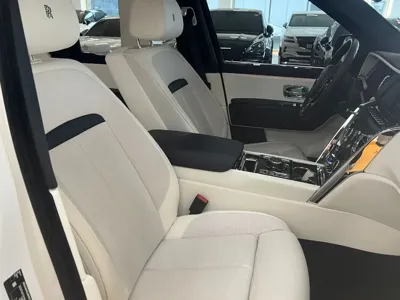 Rolls-Royce Cullinan 2022, 42198 км, за 248129.19 USD - фото 10
