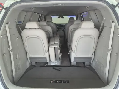 Kia Canival 2019, 61936 км, за 8391.89 USD - фото 9
