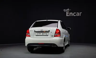 Hyundai Verna 2011, 123116 км, за 2210.23 USD