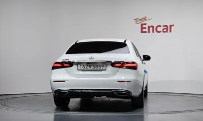 Mercedes-Benz E-Class 2021, 61354 км, за 22778 USD