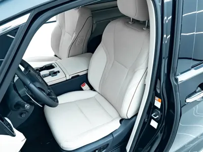 Lexus LM 2024, 50000 км, за 176775.85 USD - фото 9
