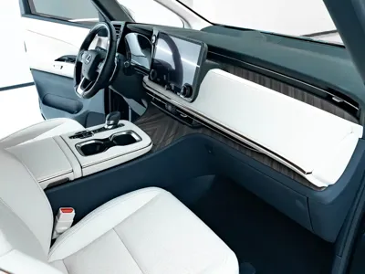 Lexus LM 2024, 50000 км, за 176775.85 USD - фото 10